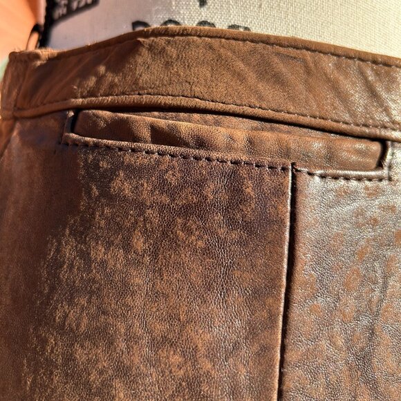 BANANA REPUBLIC Buttersoft Vintage Leather Pencil Skirt, Sz 6 w/ Tiny Flaws - Picture 9 of 15